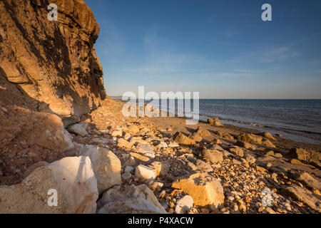 érosion côtière sur une plage de l'île de wight, littoral de l'île de wight, littoral de l'île de wight, littoral sur l'île de wight, littoral rocheux accidenté. Banque D'Images