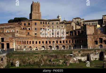 L'Italie. Rome. Marchés de Trajan. 2ème ANNONCE de siècle. Construit par Apollodore de Damas. Panorama. Banque D'Images