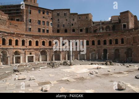 Forum de Trajan, attribué à l'architecte Apollodore de Damas. Marchés de Trajan (Mercatus Traiani). Construit en 100-100 après J.-C. Rome. L'Italie. Banque D'Images