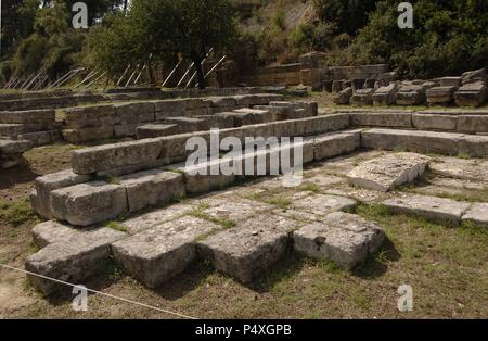 L'antiquité classique. Trésorerie à Olympie. Altis ou sanctuaire. En forme de petit temple érigé par les colonies grecques pour stocker des ex-voto. Demeure. Péloponnèse, Grèce. Banque D'Images