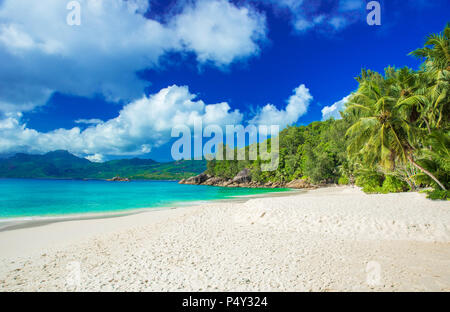 Anse Soleil - Paradise beach on tropical island Mahé Banque D'Images