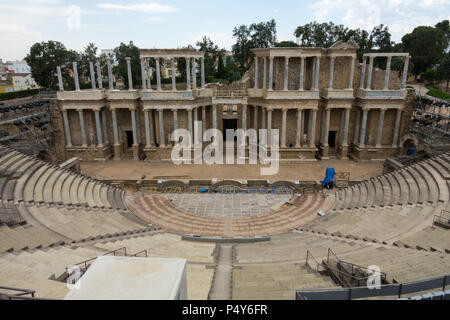 Théâtre romain à la ville romaine de Emerita Augusta, capitale de la Lusitanie (actuelle Mérida, Espagne). Il a été construit dans les années 16 à 15 avant notre ère Banque D'Images