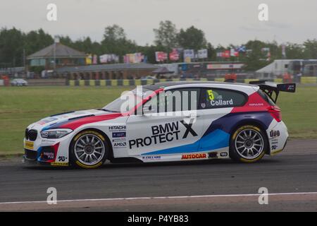 Dalton sur les tés, en Angleterre, 23 juin 2018. Rob Collard au volant d'une BMW 125i M Sport pour BMW de l'équipe au cours de qualification pour la Dunlop MSA British Touring Car Championship à Croft Circuit. Crédit : Colin Edwards/Alamy Live News. Banque D'Images