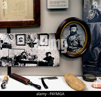 Crow Agency, Montana, USA. 22 Juin, 2018. Une exposition à la Little Bighorn Battlefield National Monument, centre d'accueil. Le monument, sous l'égide du National Park Service, commémore une grande bataille livrée le 25 juin 1876, entre la société Lakota, les Cheyenne et les Arapaho indiens contre l'armée des États-Unis. Ces tribus se battaient pour conserver leur mode de vie traditionnel des nomades comme les chasseurs de bisons. L'armée américaine a été l'exercice de la subvention de l'Administration pour retirer les Sioux Lakota, Cheyenne et peuples de la grande réserve Sioux dans le territoire du Dakota.(Credit Imag Banque D'Images