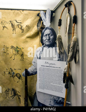 Crow Agency, Montana, USA. 22 Juin, 2018. Une exposition à la Little Bighorn Battlefield National Monument, centre d'accueil. Le monument, sous l'égide du National Park Service, commémore une grande bataille livrée le 25 juin 1876, entre la société Lakota, les Cheyenne et les Arapaho indiens contre l'armée des États-Unis. Ces tribus se battaient pour conserver leur mode de vie traditionnel des nomades comme les chasseurs de bisons. L'armée américaine a été l'exercice de la subvention de l'Administration pour retirer les Sioux Lakota, Cheyenne et peuples de la grande réserve Sioux dans le territoire du Dakota.(Credit Imag Banque D'Images