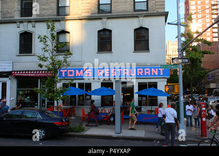 NEW YORK, NY - 15 juin : Tom's Restaurant, qui a été l'extérieur utilisé couramment dans les épisodes de Seinfeld. Manhattan le 15 juin 2017 à New York, USA. (Phot Banque D'Images