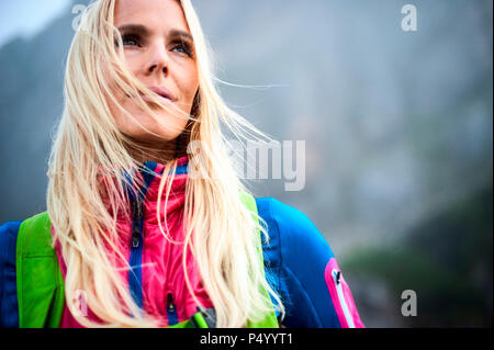 Portrait of female hiker Banque D'Images