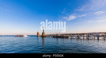 Allemagne, Constance, vue d'entrée du port avec le phare et Imperia Banque D'Images