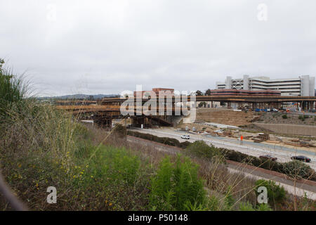 L'extension en construction chariot Mid-Coast à San Diego, Californie's University Centre ville et région de l'UCSD. Le 23 juin 2018. Banque D'Images