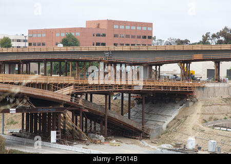 L'extension en construction chariot Mid-Coast à San Diego, Californie's University Centre ville et région de l'UCSD. Le 23 juin 2018. Banque D'Images