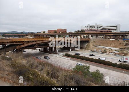 L'extension en construction chariot Mid-Coast à San Diego, Californie's University Centre ville et région de l'UCSD. Le 23 juin 2018. Banque D'Images