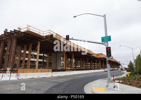 L'extension en construction chariot Mid-Coast à San Diego, Californie's University Centre ville et région de l'UCSD. Le 23 juin 2018. Banque D'Images