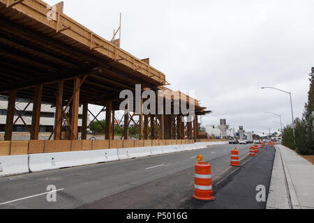 L'extension en construction chariot Mid-Coast à San Diego, Californie's University Centre ville et région de l'UCSD. Le 23 juin 2018. Banque D'Images