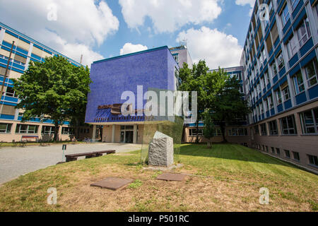 Prague, République tchèque, le 4 juin, 2018 : Construction de CVUT, Faculté de Génie électrique Banque D'Images