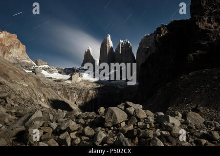 Le Chili, la Patagonie, le parc national de Torres del Paine dans la nuit Banque D'Images