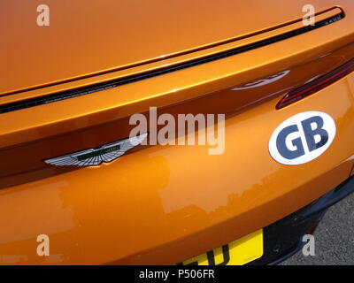 Go plate comme vu sur un Anglais Aston Martin DB11 voiture de sport dans Le Mans, France Banque D'Images