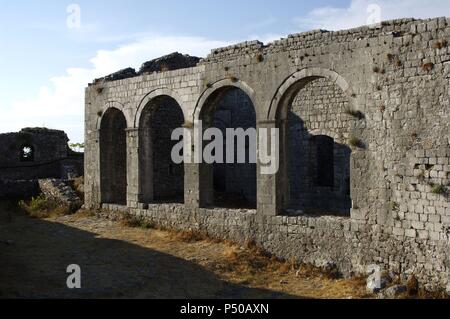 L'Albanie. Shkodra. Ruines de l'église St. Stephen à l'intérieur du château de Rozafa. Banque D'Images