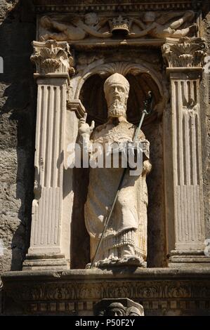 Statue de Saint Blaise, à l'entrée de la cité médiévale. La Porte Pile. Dubrovnik. La Croatie. Banque D'Images