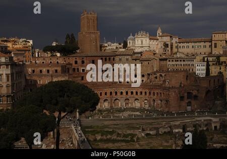 L'Italie. Rome. Marchés de Trajan. 2ème ANNONCE de siècle. Construit par Apollodore de Damas. Panorama. Banque D'Images