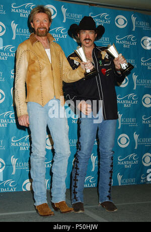 Brooks & Dunn, à la 40e édition annuelle de l'Académie de la musique Country Awards (ACM) qui a eu lieu au Mandalay Bay Resort & Casino à Las Vegas. 17 mai 2005 - 07   Dunn Brooks 368.jpg07   368 Dunn Brooks événement dans la vie d'Hollywood, Californie - Red Carpet Event, USA, Cinéma, Célébrités, photographie, Bestof, Arts, Culture et divertissement, Célébrités, Mode Topix Meilleur de Hollywood, la vie, événement dans la vie d'Hollywood, Californie - une remise de trophée, backstage, cinéma, télévision, célébrités, célébrités de la musique, Topix Bestof, Arts, Culture et loisirs, photographie, enquête tsuni@Gamma- Banque D'Images