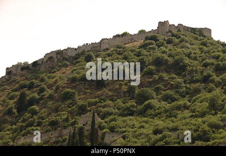 La Grèce. Mystras. Le Château. Construit en 1249 par Guillaume II le Villhardouin. Jusqu'à la conquête turque en 1460, Mistra a été gouvernée par des princes, qui entretenait de 1347 portait le titre de despote, le deuxième grade le plus élevé dans l'Empire. Banque D'Images