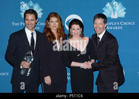 L'acteur de Will et Grace au choix des personnes au Pasadena Civic Auditorium à Los Angeles. Le 9 janvier 2005. - Ne  Grâce jpgWill distribution163.Grâce cast163 événement dans la vie d'Hollywood, Californie - Red Carpet Event, USA, Cinéma, Célébrités, photographie, Bestof, Arts, Culture et divertissement, Célébrités, Mode Topix Meilleur de Hollywood, la vie, événement dans la vie d'Hollywood, Californie - une remise de trophée, backstage, cinéma, télévision, célébrités, célébrités de la musique, Topix Bestof, Arts, Culture et divertissement, la photographie, l'enquête , tsuni@Gamma-USA.com Cred Banque D'Images