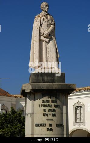 Francisco Gomes do Avelar (1739-1812). Évêque de l'Algarve. Statue dans le Largo da Sé. Faro. Algarve. Le Portugal. Banque D'Images