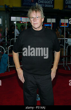 Gary occupé en arrivant à la première garantie au Orpheum Theatre de Los Angeles. 2 août 2004BusyGary24 Red Carpet Event, Vertical, USA, Cinéma, Célébrités, photographie, Bestof, Arts, Culture et divertissement, Célébrités Topix fashion / Vertical, Best of, événement dans la vie d'Hollywood, Californie - Tapis rouge et en backstage, USA, Cinéma, Célébrités, cinéma, télévision, Célébrités célébrités musique, photographie, Arts et culture, Bestof, divertissement, Topix, vertical, une seule personne, depuis les années 2003 à 2005, , tsuni@Gamma-USA.com enquête - les trois quarts Banque D'Images