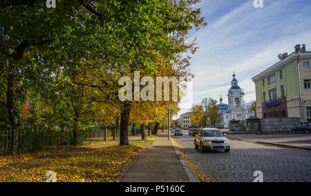 Vyborg, Russie - 6 Oct, 2016. Old street à l'automne à Vyborg, Russie. A 174km au nord-ouest de Vyborg de Saint-Pétersbourg et à seulement 30 km de la frontière finlandaise Banque D'Images