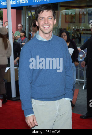 Sean Hayes arrivant à l ' Dr Seuss 'Le chat dans le chapeau Premiere '   à l'Universal Amphitheatre de Los Angeles. 8 novembre, 2003.HayesSean26 Red Carpet Event, Vertical, USA, Cinéma, Célébrités, photographie, Bestof, Arts, Culture et divertissement, Célébrités Topix fashion / Vertical, Best of, événement dans la vie d'Hollywood, Californie - Tapis rouge et en backstage, USA, Cinéma, Célébrités, cinéma, télévision, Célébrités célébrités musique, photographie, Arts et culture, Bestof, divertissement, Topix, vertical, une seule personne, à partir de l'années , de 2003 à 2005, enquête tsuni-Gamma@US Banque D'Images