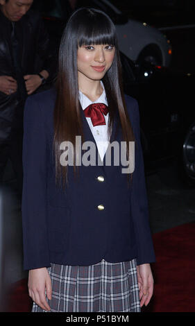 Chiaki Kuriyama arrivant à l 'KILL BILL VOL.1 PREMIERE' au Chinese Theatre de Los Angeles. Le 29 septembre 2003. KuriyamaChiaki60 Red Carpet Event, Vertical, USA, Cinéma, Célébrités, photographie, Bestof, Arts, Culture et divertissement, Célébrités Topix fashion / Vertical, Best of, événement dans la vie d'Hollywood, Californie - Tapis rouge et en backstage, USA, Cinéma, Célébrités, cinéma, télévision, Célébrités célébrités musique, photographie, Arts et culture, Bestof, divertissement, Topix, vertical, une seule personne, depuis les années 2003 à 2005, , tsuni@Gamma-USA.com enquête - Th Banque D'Images