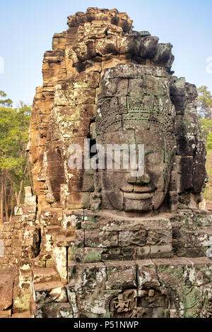 Stone face au Bayon, Angkor Thom, au Cambodge Banque D'Images