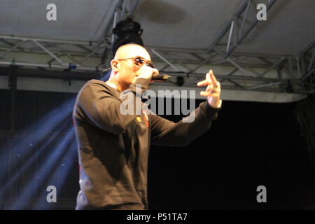 Naples, Italie. 23 Juin, 2018. Gue Pequeno concert à l'Arenile di Bagnoli avec l'étape de la "Tournée d'été'.En photo Gue Pequeno. Credit : Salvatore Esposito/Pacific Press/Alamy Live News Banque D'Images