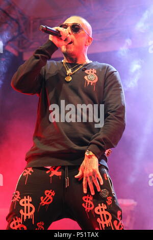 Naples, Italie. 23 Juin, 2018. Gue Pequeno concert à l'Arenile di Bagnoli avec l'étape de la "Tournée d'été'.En photo Gue Pequeno. Credit : Salvatore Esposito/Pacific Press/Alamy Live News Banque D'Images
