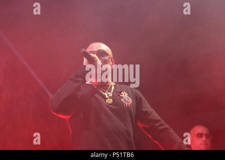 Naples, Italie. 23 Juin, 2018. Gue Pequeno concert à l'Arenile di Bagnoli avec l'étape de la "Tournée d'été'.En photo Gue Pequeno. Credit : Salvatore Esposito/Pacific Press/Alamy Live News Banque D'Images