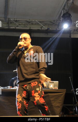 Naples, Italie. 23 Juin, 2018. Gue Pequeno concert à l'Arenile di Bagnoli avec l'étape de la "Tournée d'été'.En photo Gue Pequeno. Credit : Salvatore Esposito/Pacific Press/Alamy Live News Banque D'Images