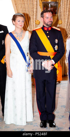 Luxembourg, Luxembourg. 23 Juin, 2018. Grand-duc Guillaume et héréditaires de la grande-duchesse Stéphanie de Luxembourg au Palais grand-ducal à Luxembourg, le 23 juin 2018, posant pour la presse à l'occasion de la Journée nationale du Luxembourg Photo : Albert Nieboer/Pays-Bas/Point de vue des crédits : Albert Nieboer/Royal Press Europe/PRE/dpa/Alamy Live News Banque D'Images