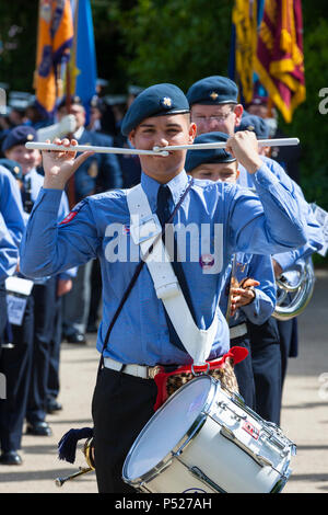 Hastings, East Sussex, UK. Jun 24, 2018. Un défilé et un service du souvenir par des membres des forces armées, les anciens combattants, les Cadets, Scouts et guides. © Paul Lawrenson, 2018 Crédit photo : Paul Lawrenson / Alamy Live News Banque D'Images