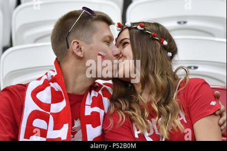 Kazan, Russie. 24 Juin, 2018. Fans de Pologne sont vues avant la Coupe du Monde 2018 Groupe H match entre la Pologne et la Colombie à Kazan, Russie, 24 juin 2018. Crédit : Il Canling/Xinhua/Alamy Live News Banque D'Images