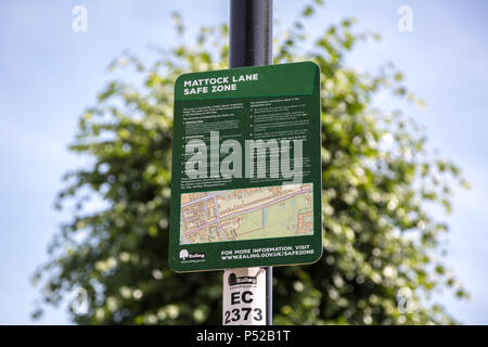 West Ealing, London, UK. 24 juin 2018. La pioche Lane Zone sûre. Le Royaume-Uni, pour la première fois, un espace public (PSPO) ordonnance de protection de la zone de sécurité à l'extérieur de la clinique Marie Stopes tel qu'il a été voté par les membres du conseil d'Ealing cabinet le 10 avril. Les PSPO a été introduite pour empêcher le ciblage et le harcèlement des femmes accédant à la clinique par les Chrétiens pro-vie et d'autres groupes de manifestants anti-avortement. Crédit : Guy Josse/Alamy Live News Banque D'Images