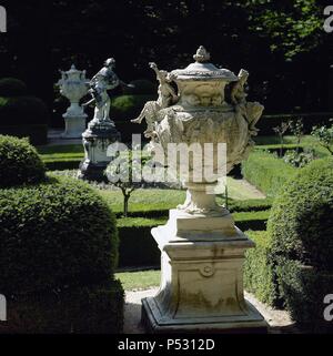 L'Espagne. Castille et Leon. San Ildefonso. Palais Royal de La Granja de San Ildefons. Les jardins. Parterre. Scène. Banque D'Images