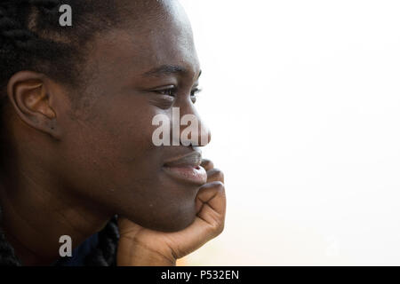 Kakuma, Kenya - Portrait de la chanteuse pop allemande d'origine ghanéenne Ivy. Qainoo Banque D'Images