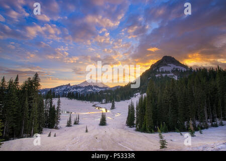 Tipsoo Lake et de Mt. Rainier Banque D'Images