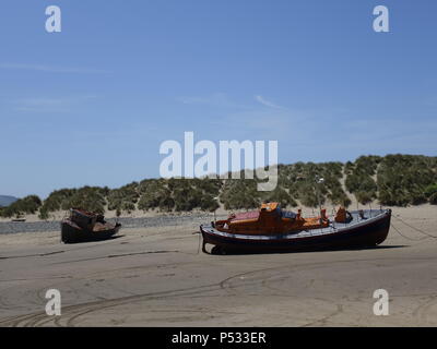 Bateaux recelait de Conwy de Barmouth et dans le Nord du Pays de Galles, certains se sont échouées Banque D'Images