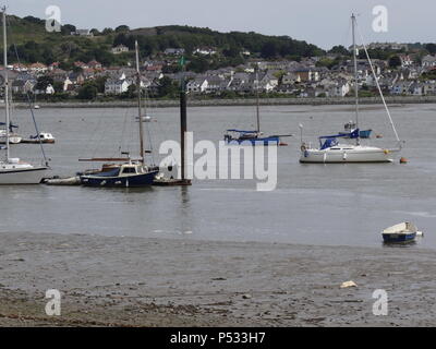 Bateaux recelait de Conwy de Barmouth et dans le Nord du Pays de Galles, certains se sont échouées Banque D'Images