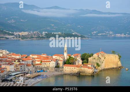 Vue sur la vieille ville (Stari Grad), Budva, Monténégro, Côte Adriatique, Balkans, mai 2018 Banque D'Images
