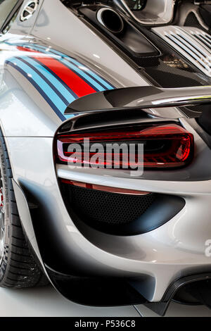 L'arrière d'une Porsche 918 Hypercar moderne Banque D'Images