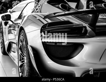 L'arrière d'une Porsche 918 Hypercar moderne Banque D'Images