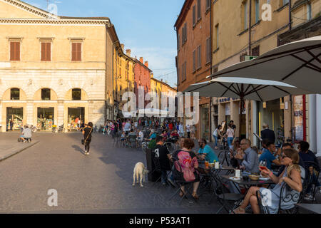 Ferrara, Italie - 10 juin 2017 : La Piazza Trento Trieste à Ferrare, Italie.Square dans le centre historique de Ferrare, un lieu de rencontre de la citoyenneté et de t Banque D'Images