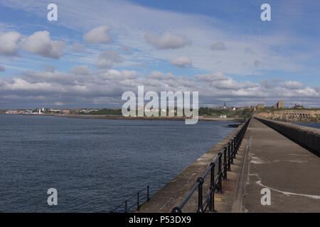 North Shields Tynemouth et comme vu à partir de la jetée nord Banque D'Images